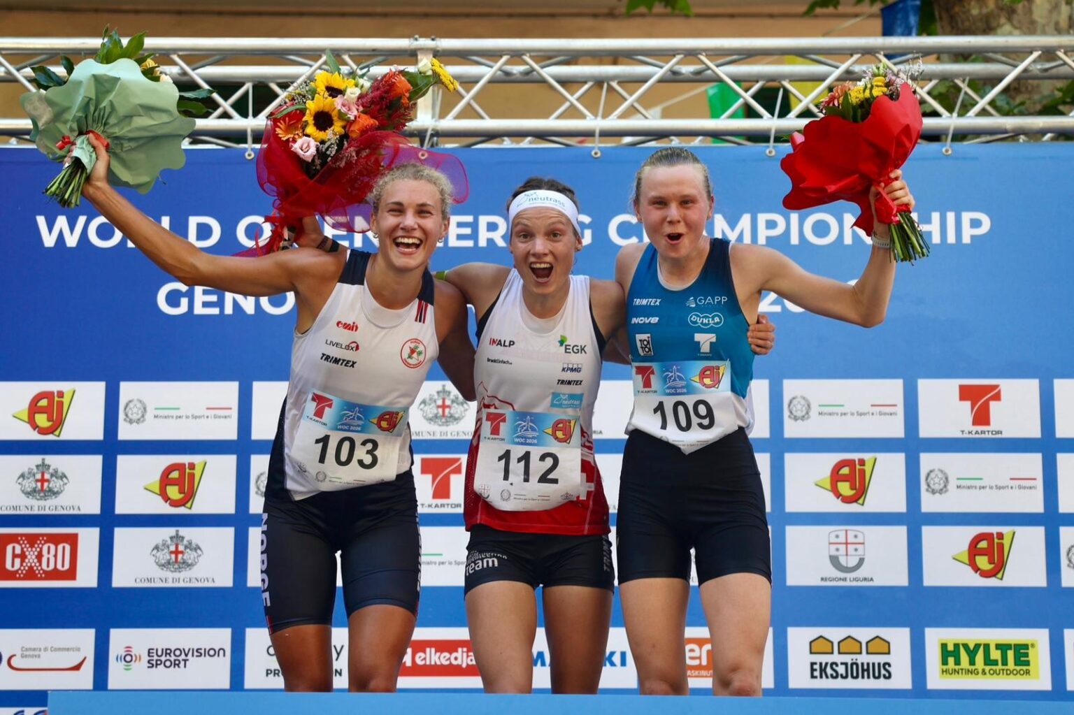 Český sen na MS v orientačním běhu: Dittrichová ve sprintu bronzová, Rauturier čtvrtá, Glonek osmý